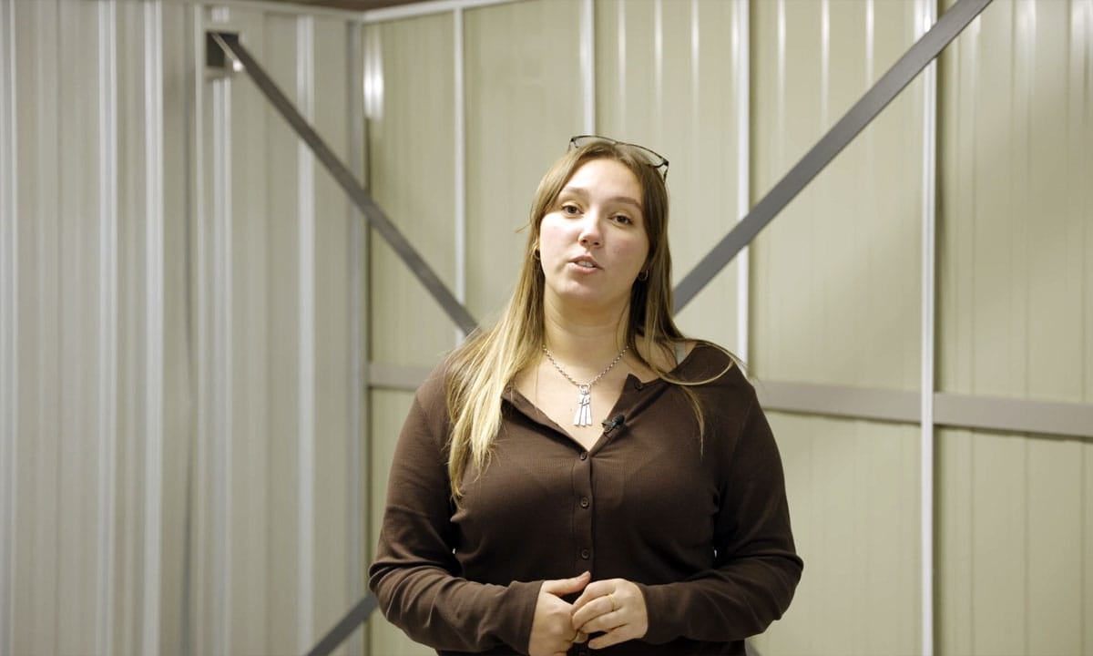 Compelite Pro testimonial card background